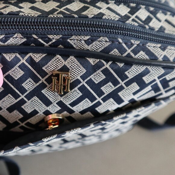 Tommy Hilfiger Crossbody Fabric Bag - Picture 9 of 13